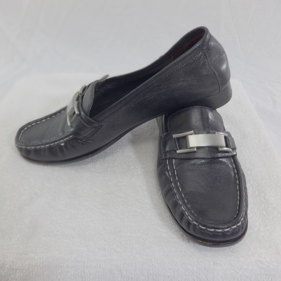 black loafers size 6
